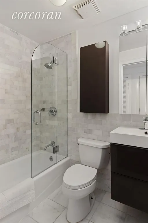 New York City Real Estate | View 195 15th Street, C1 | Bathroom | View 6