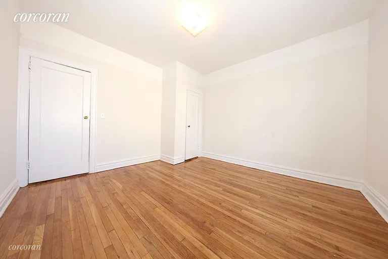 New York City Real Estate | View 23-30 31st Road, 2D | room 4 | View 5