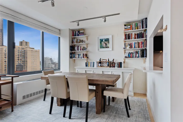 New York City Real Estate | View 300 East 85th Street, 1406 | Dining Room | View 8
