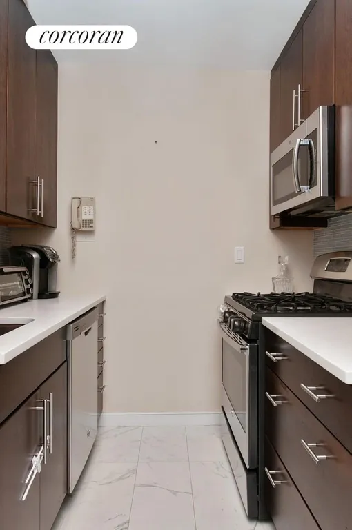 New York City Real Estate | View 340 East 64th Street, 3F | Kitchen | View 4