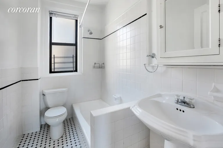 New York City Real Estate | View 30 West 90th Street, 8C | room 4 | View 5