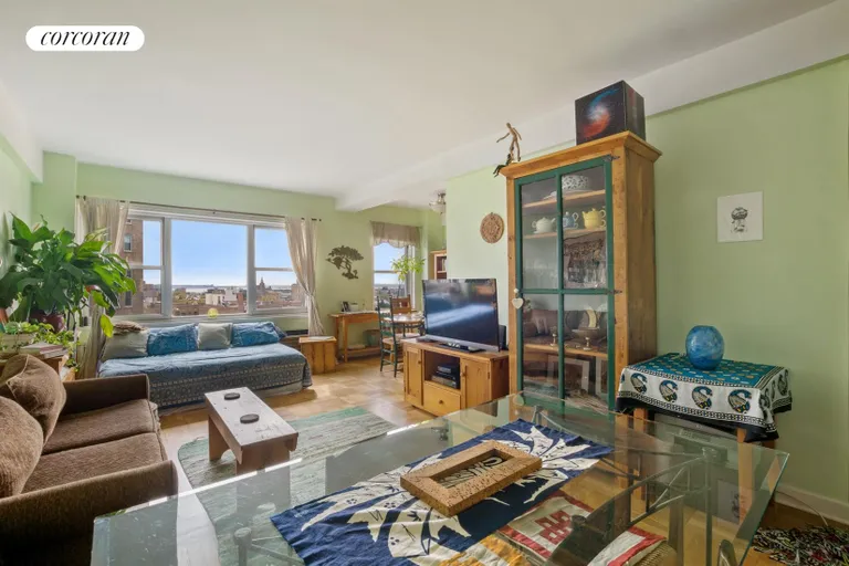New York City Real Estate | View 10 Plaza Street East, 9b | Living Room | View 5