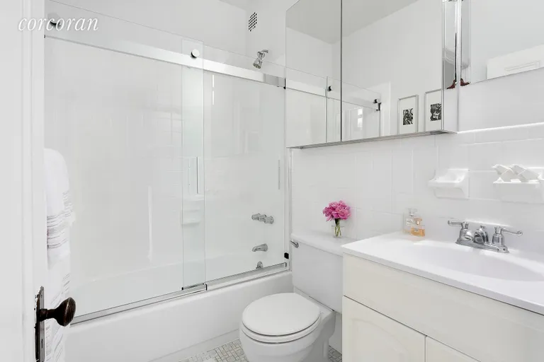 New York City Real Estate | View 32 8th Avenue, 5 | Sparkling | View 8