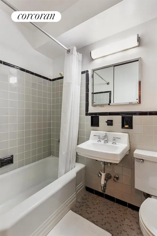 New York City Real Estate | View 345 West 58th Street, 5s | Bathroom | View 8