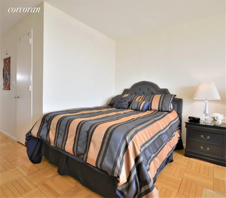 New York City Real Estate | View 330 East 38th Street, 35O | Sleeping Alcove | View 4