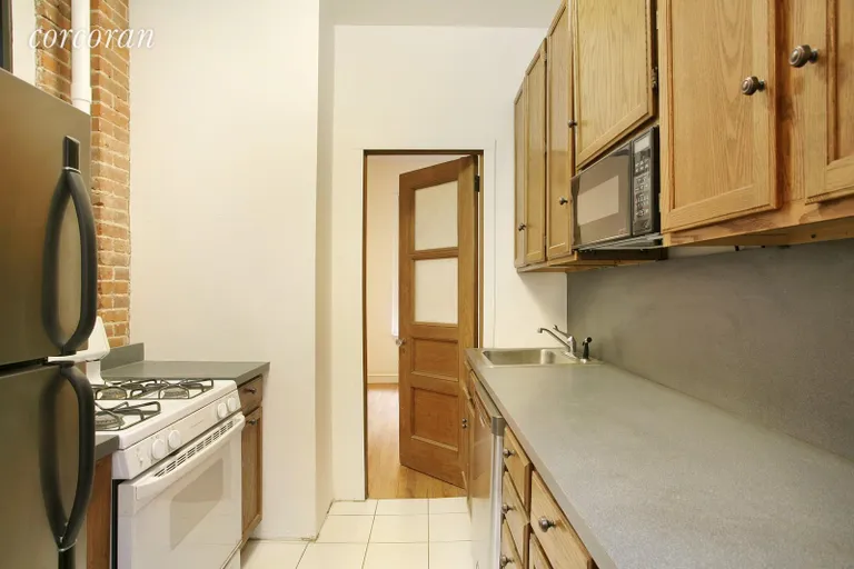 New York City Real Estate | View 161 East 81st Street, 2W | room 1 | View 2