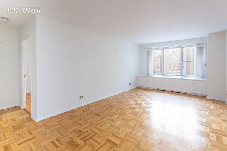New York City Real Estate | View 15 West 72Nd Street, 5T | room 2 | View 3
