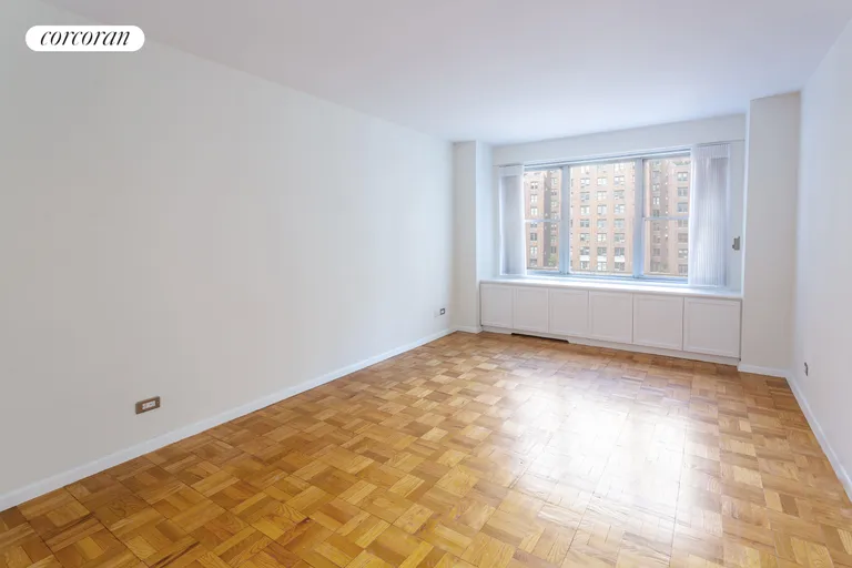 New York City Real Estate | View 15 West 72Nd Street, 5T | room 3 | View 4