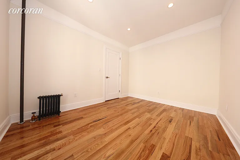 New York City Real Estate | View 32-20 34th Avenue, 5B | room 7 | View 8
