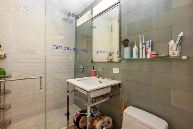 New York City Real Estate | View 211 East 51st Street, 5B | Bathroom | View 4