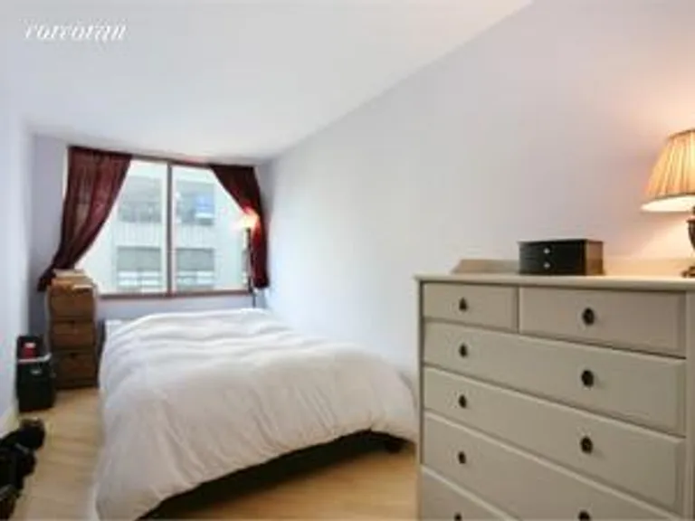 New York City Real Estate | View 350 West 50th Street, 4Y | room 1 | View 2