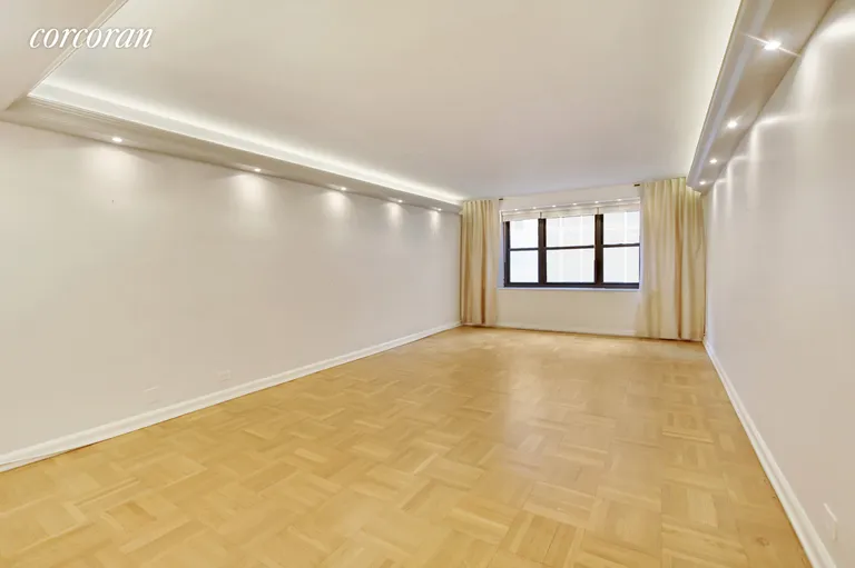 New York City Real Estate | View 135 East 54th Street, 6B | Spacious living room | View 2