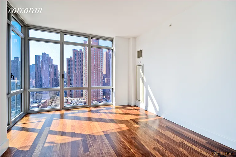 New York City Real Estate | View 333 East 91st Street, 19D | room 3 | View 4