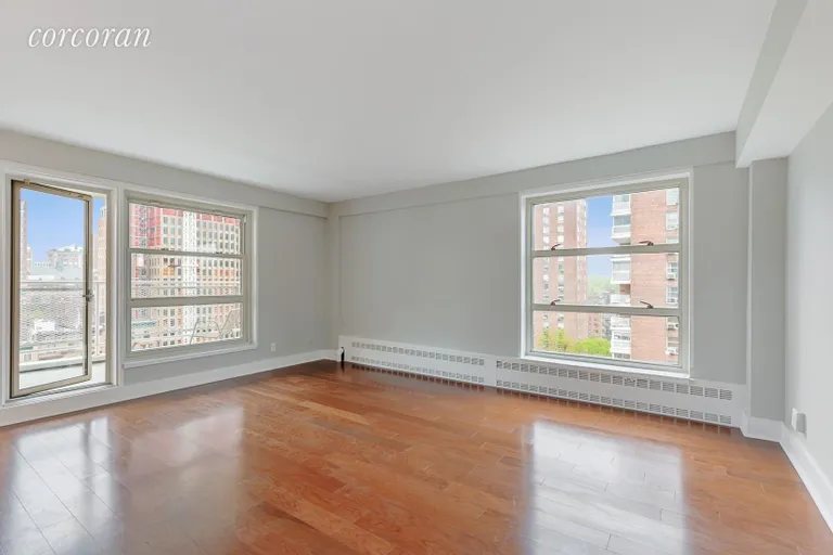 New York City Real Estate | View 80 La Salle Street, 16G | Living Room | View 2