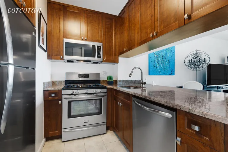 New York City Real Estate | View 45 East 25th Street, 33A | NEW KITCHEN! | View 3