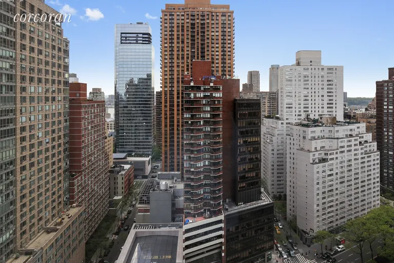 New York City Real Estate | View 111 West 67th Street, 27B | room 4 | View 5