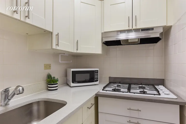New York City Real Estate | View 225 East 46th Street, 6A | Kitchen | View 2