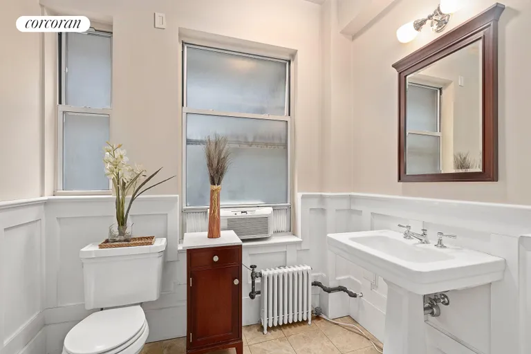 New York City Real Estate | View 1111 Park Avenue, Unit 1C | Half bathroom | View 3