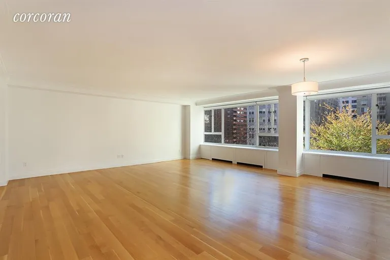 New York City Real Estate | View 200 East 66th Street, D6-01 | 2 Beds, 2 Baths | View 1