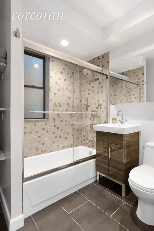 New York City Real Estate | View 220 East 82nd Street, 3RW | room 2 | View 3
