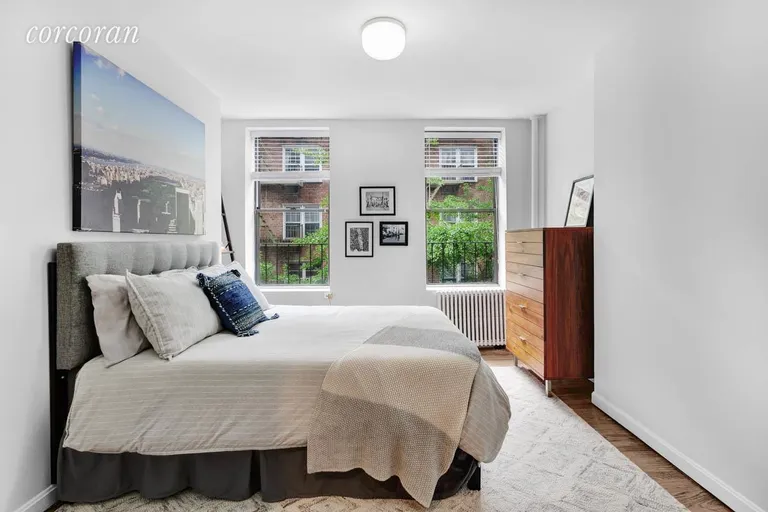 New York City Real Estate | View 220 East 82nd Street, 3RW | room 3 | View 4