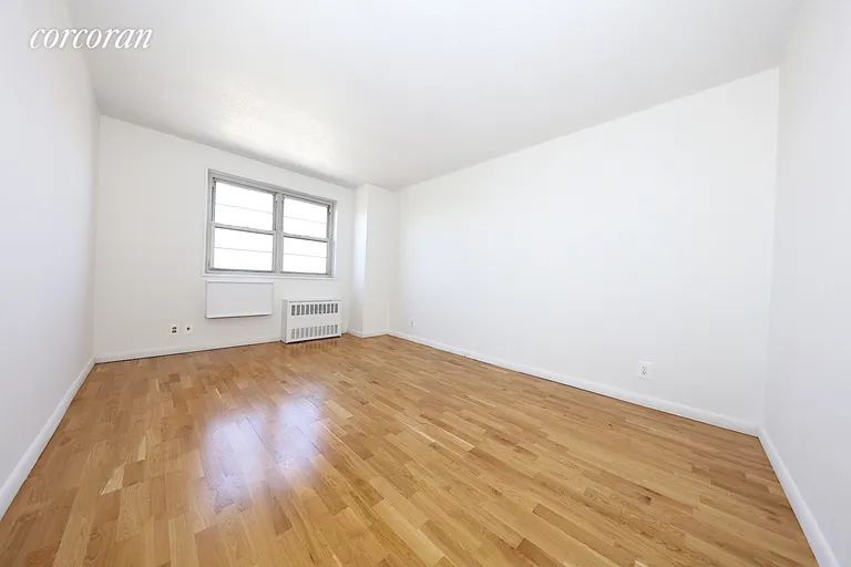 New York City Real Estate | View 47-30 59th Street, 14A | room 8 | View 9