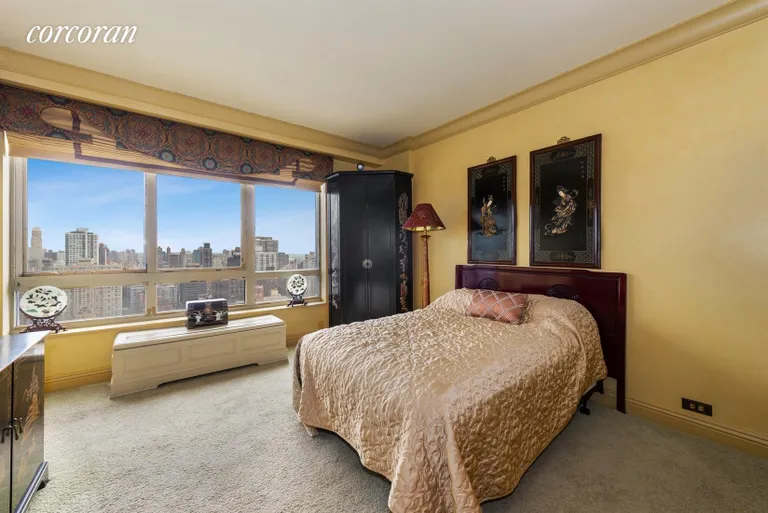 New York City Real Estate | View 100 United Nations Plaza, 42D | Generous 2nd bedroom northern skyline views | View 9
