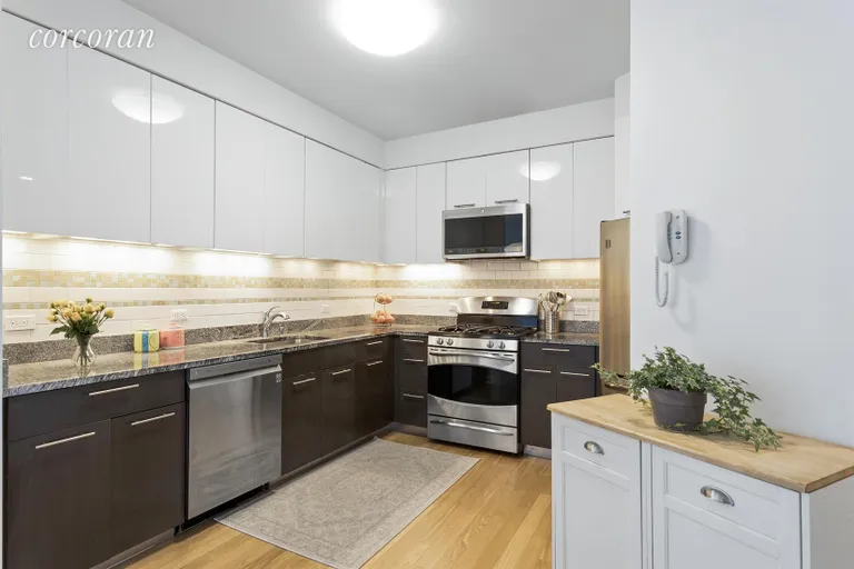 New York City Real Estate | View 230 Ashland Place, 5A | room 2 | View 3