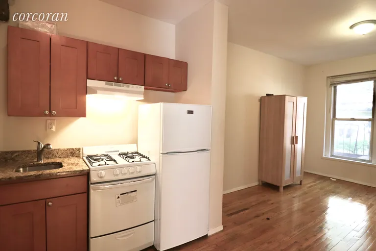 New York City Real Estate | View 206 Thompson Street, 6 | room 2 | View 3