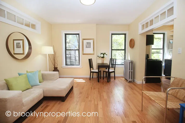 New York City Real Estate | View 5 Stratford Road, 8 | room 1 | View 2