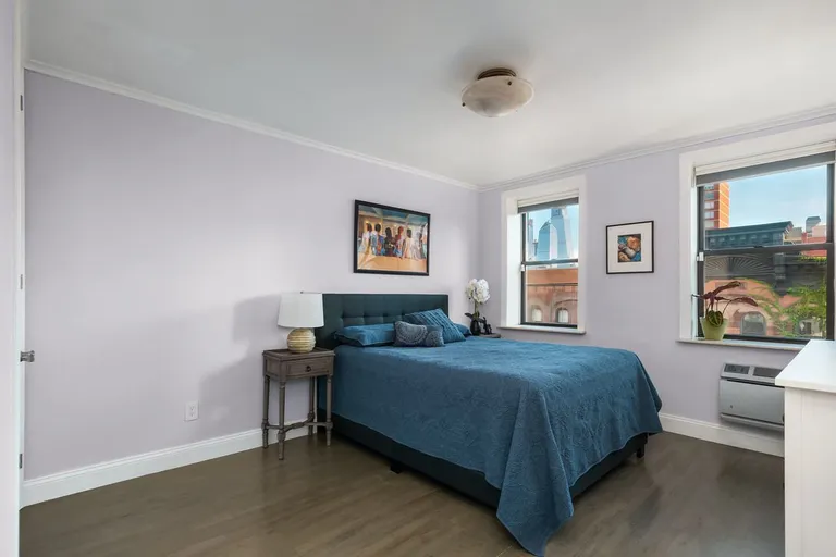 New York City Real Estate | View 250 West 15th Street, 6F | room 3 | View 4