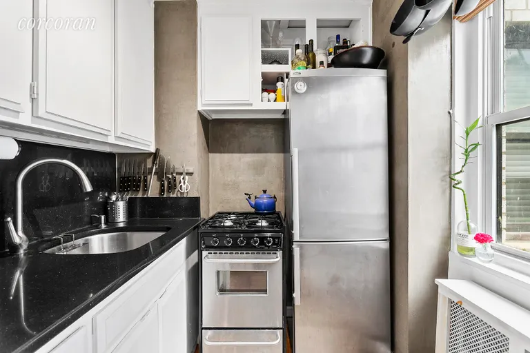 New York City Real Estate | View 115 East 9th Street, 11M | Kitchen | View 3