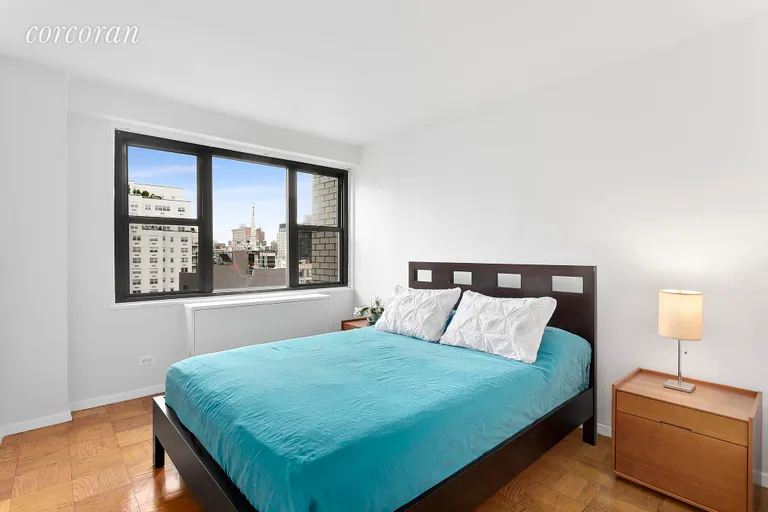 New York City Real Estate | View 115 East 9th Street, 17R | 4 | View 2