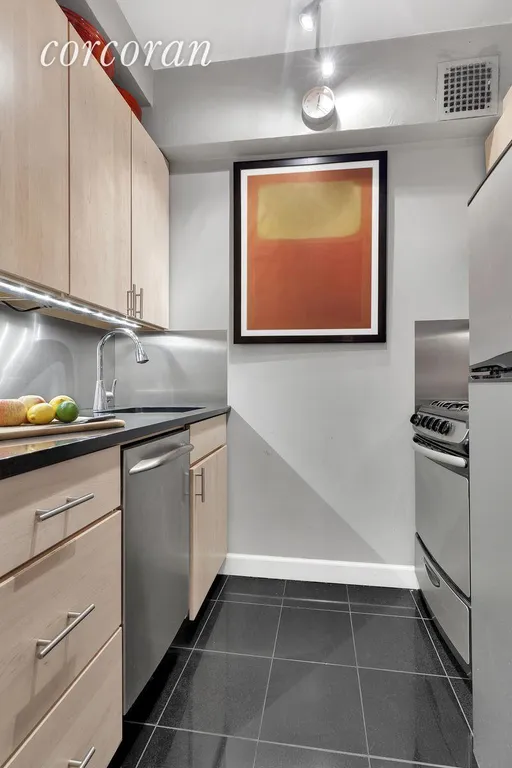 New York City Real Estate | View 410 West 24th Street, 3E | room 1 | View 2