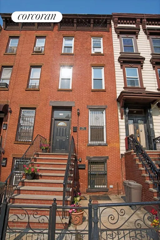 New York City Real Estate | View 79A Clermont Avenue, 2 | 1 Bed, 1 Bath | View 1