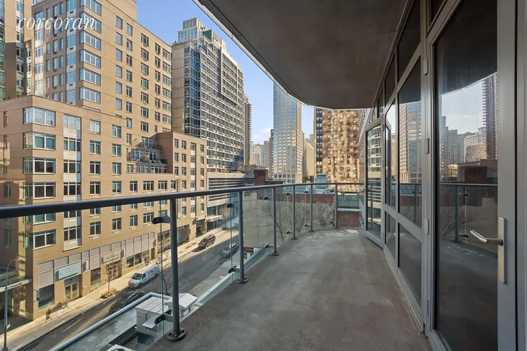 New York City Real Estate | View 555 West 59th Street, 7H | room 6 | View 7