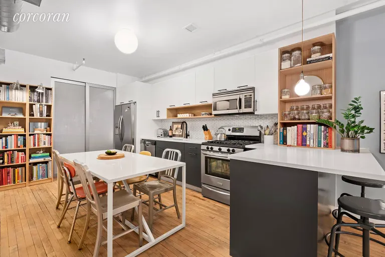 New York City Real Estate | View 95 Lexington Avenue, 2C | Large eat-in kitchen with room for a table of 6! | View 5