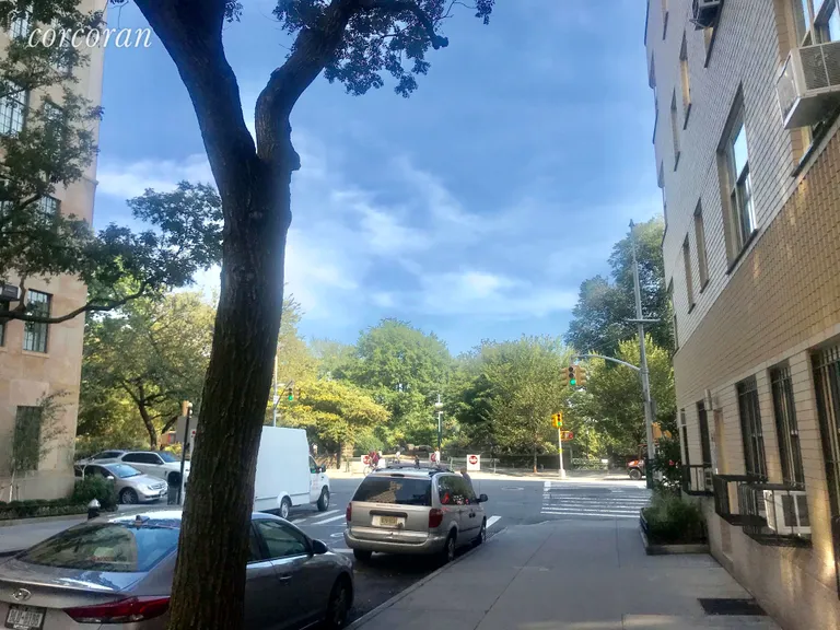 New York City Real Estate | View 2 West 90th Street, 2B | 1 Bed, 1 Bath | View 1
