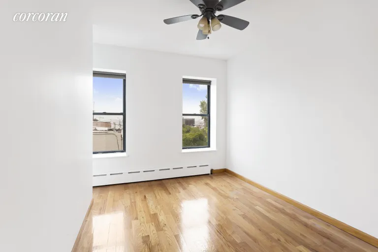 New York City Real Estate | View 592 5th Avenue, 3 | Spacious bedrooms | View 3