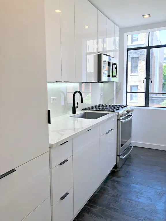 New York City Real Estate | View 250 West 24th Street, 5FW | room 2 | View 3