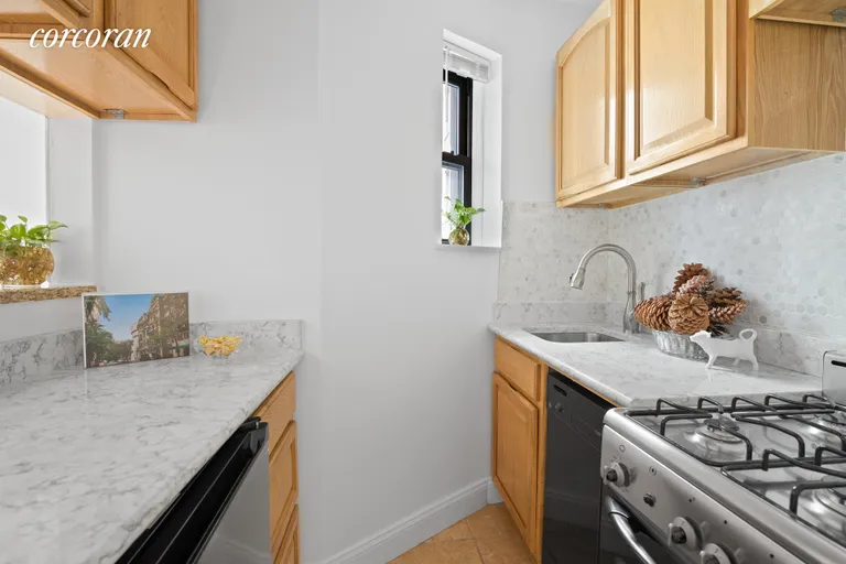 New York City Real Estate | View 20 East 88th Street, 3B | room 2 | View 3