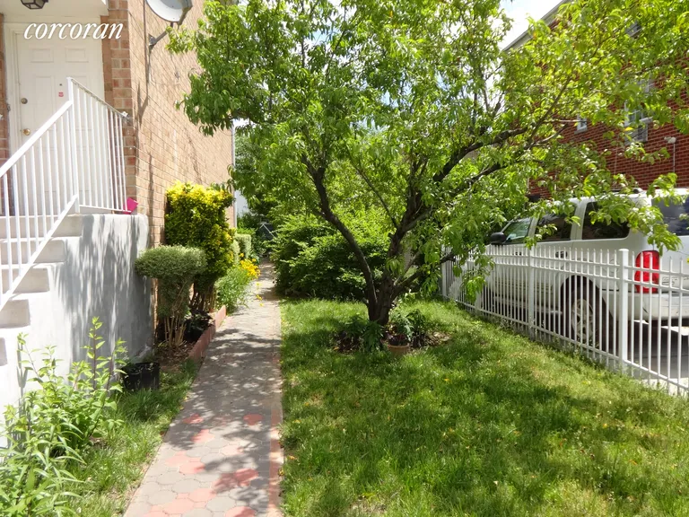 New York City Real Estate | View 3606 Boller Avenue, 1 | Walkway to backyard | View 11