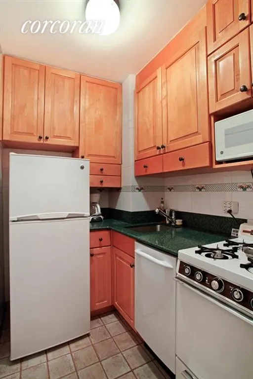New York City Real Estate | View 420 East 55th Street, 6U | Kitchen | View 2