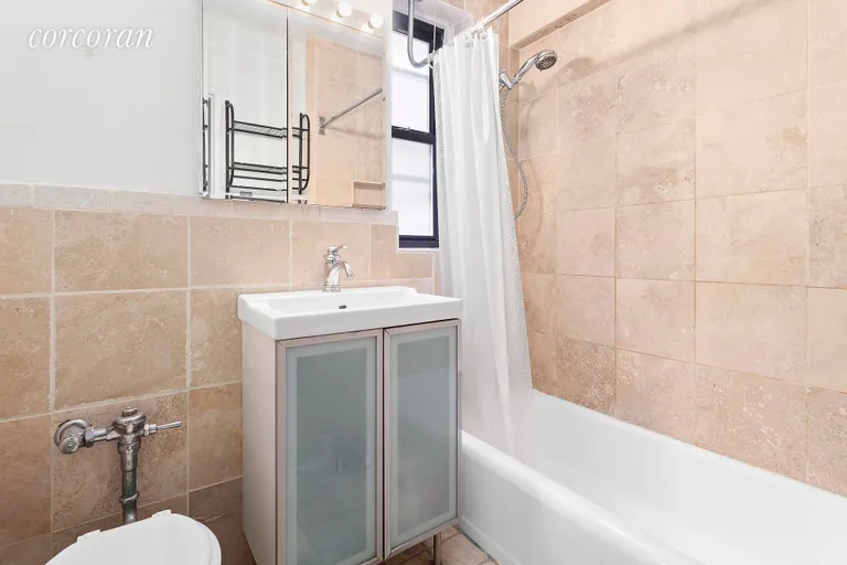 New York City Real Estate | View 330 East 70th Street, 3K | Bathroom | View 3