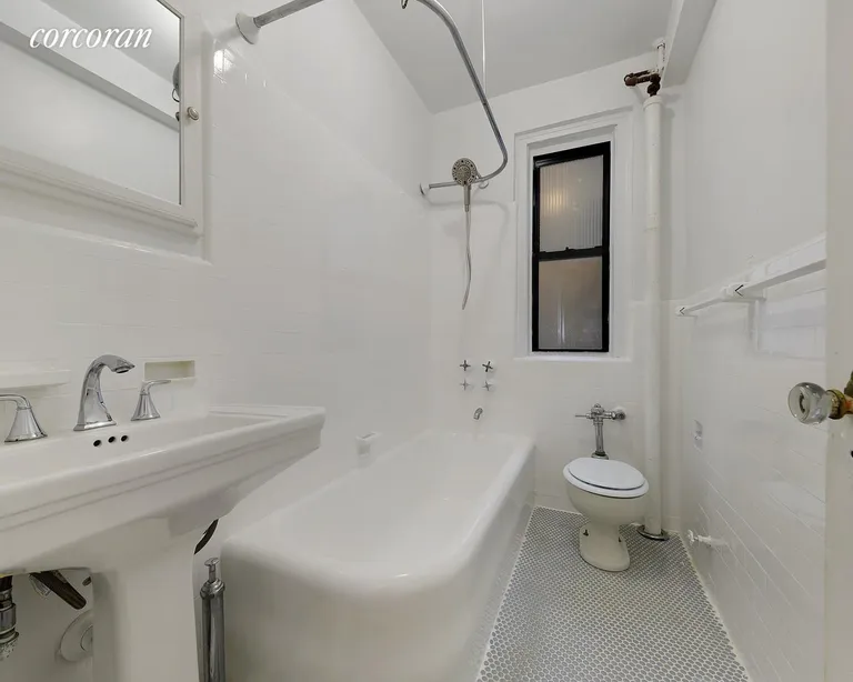 New York City Real Estate | View 467 Central Park West, 7G | Bathroom | View 4