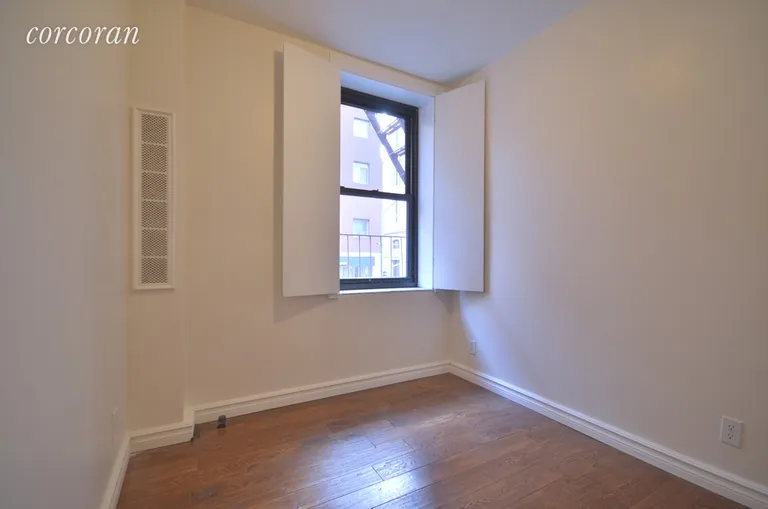 New York City Real Estate | View 202 Thompson Street, 4 | room 2 | View 3