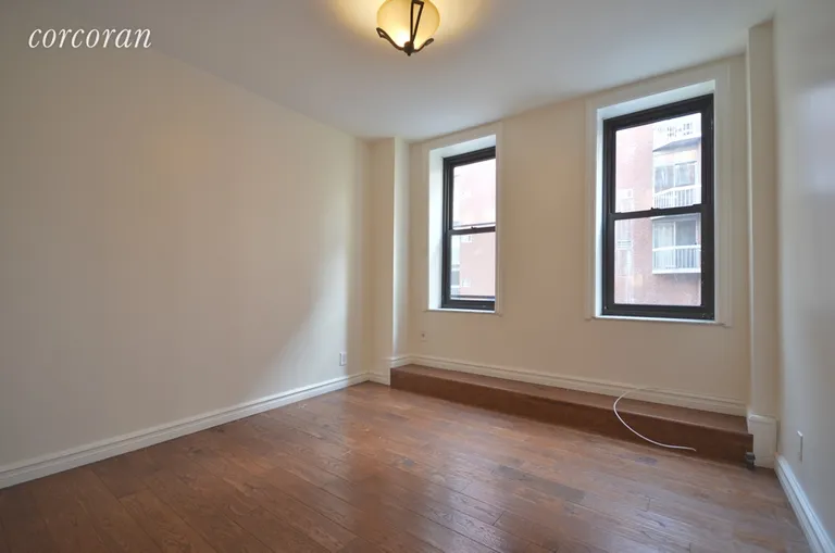 New York City Real Estate | View 202 Thompson Street, 4 | room 1 | View 2