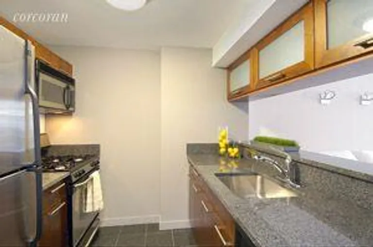 New York City Real Estate | View 121 East 23rd Street, 6C | room 2 | View 3