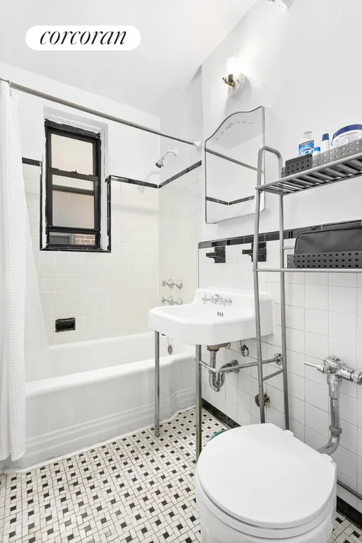 New York City Real Estate | View 54 East 8th Street, 6H | room 3 | View 4