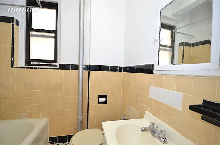 New York City Real Estate | View 25-90 35th Street, 3L | room 7 | View 8